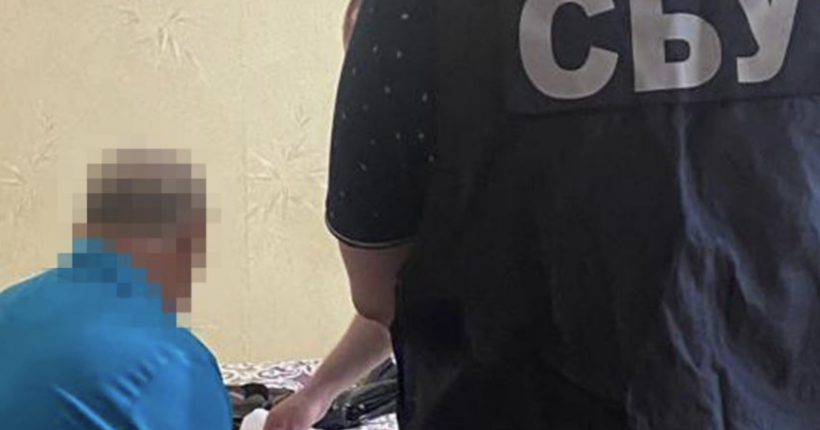 Допомагав окупантам ремонтувати підбиту техніку: СБУ затримала колаборанта з Луганщини