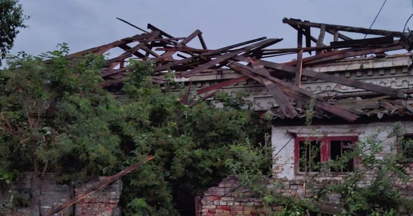 Ворог вночі атакував Нікопольщину дронами-камікадзе та артилерією: наслідки