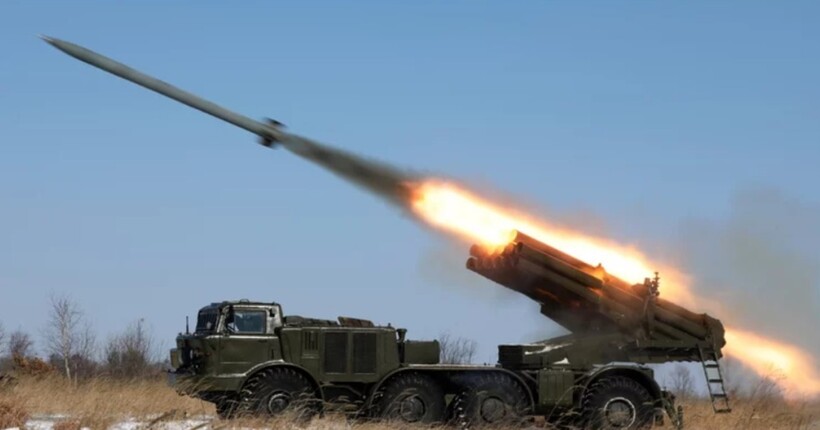 Поки триває Саміт миру: росіяни вдарили по Донеччині, вбивши трьох людей