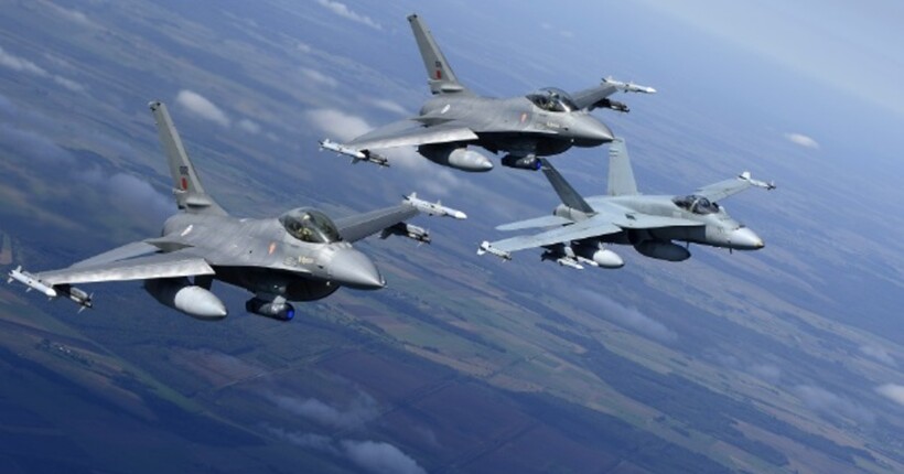 Зеленський про паритет у небі: Поки в нас не буде 128 літаків, ми не зможемо дорівнятися до росії