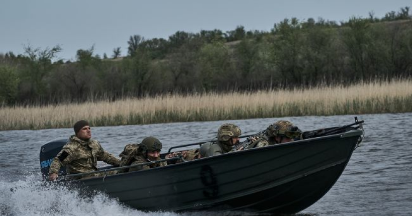 Бійці ССО знищили 15 човнів окупантів у Херсонській області