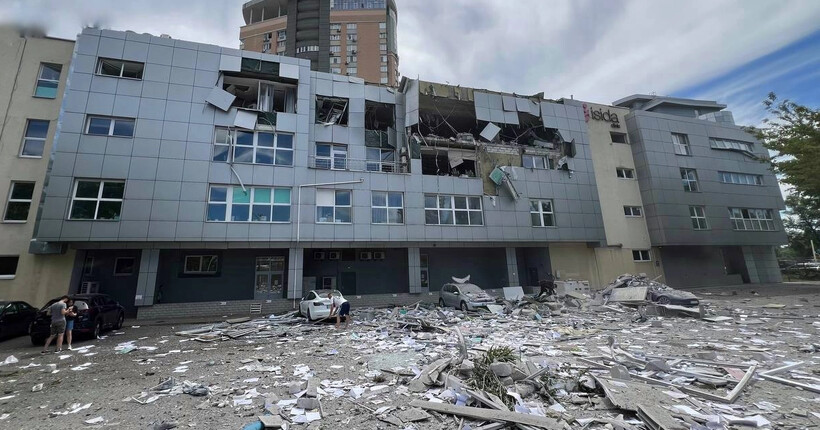 Ракетний удар росії по клініці “Adonis” у Києві забрав життя п’яти медиків: імена загиблих