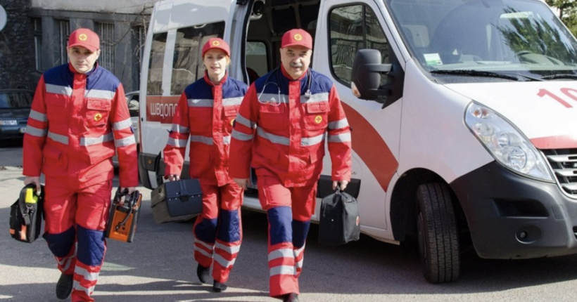 Обстріл Херсона: в якому стані постраждалі рятувальник та поліцейські