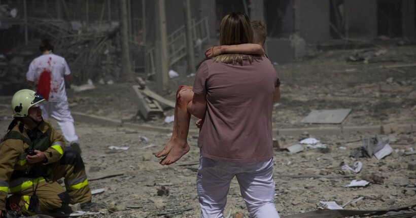 рф за тиждень випустила по Україні понад 700 КАБів та майже 80 ракет, - Зеленський