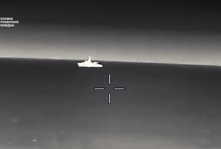 Воїни ГУР уразили корабель Чорноморського флоту рф під Новоросійськом (відео)