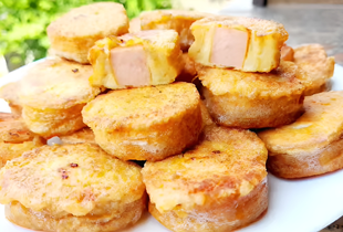 Найшвидші пиріжки з картоплі та ковбаси — рецепт, що смакує навіть дітям