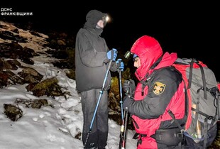 Туристи заблукали під час спуску з Говерли: надзвичайники врятували людей