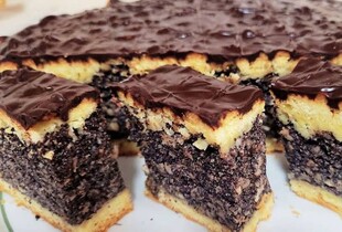 Маківник із родзинками, горіхами та цукатами: рецепт випічки до свят