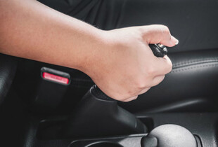 Відмова гальм за кермом: поради інструктора, як врятувати ситуацію