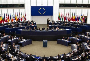 Європарламент підтримав поступову відмову від російського газу до 2027 року