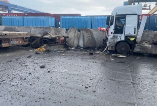 Ворог атакував порти Чорноморськ і Південний: горіли контейнери з олією, є поранені і загиблий