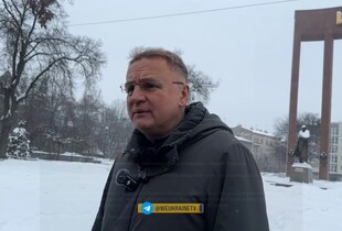 Російський дрон впав за 40 м від памʼятника Бандері у Львові - Садовий