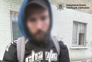 У Києві чоловік з іграшковим пістолетом намагався пограбувати пункти обміну валют