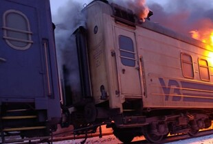 Росіяни атакували дронами поїзд з пасажирами на Харківщині: є поранені
