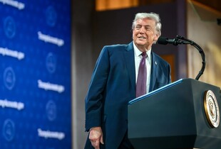 Трамп про Іран: Ми ще не починали сильно їх бити, велика хвиля попереду