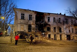 В Одесі пошкоджено понад 10 будинків внаслідок атаки: є постраждалі (фото, відео)