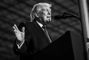 Трамп віддав наказ припинити удари по Ірану на п'ять днів