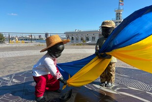 Малюків-засновників Києва традиційно переодягли до Дня прапора та Дня Незалежності