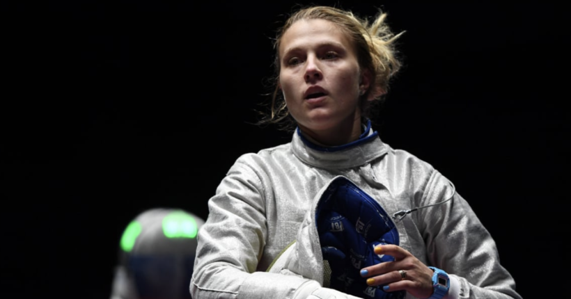 Українська фехтувальниця Харлан відмовилася потиснути руку росіянці після перемоги над нею. ВІДЕО